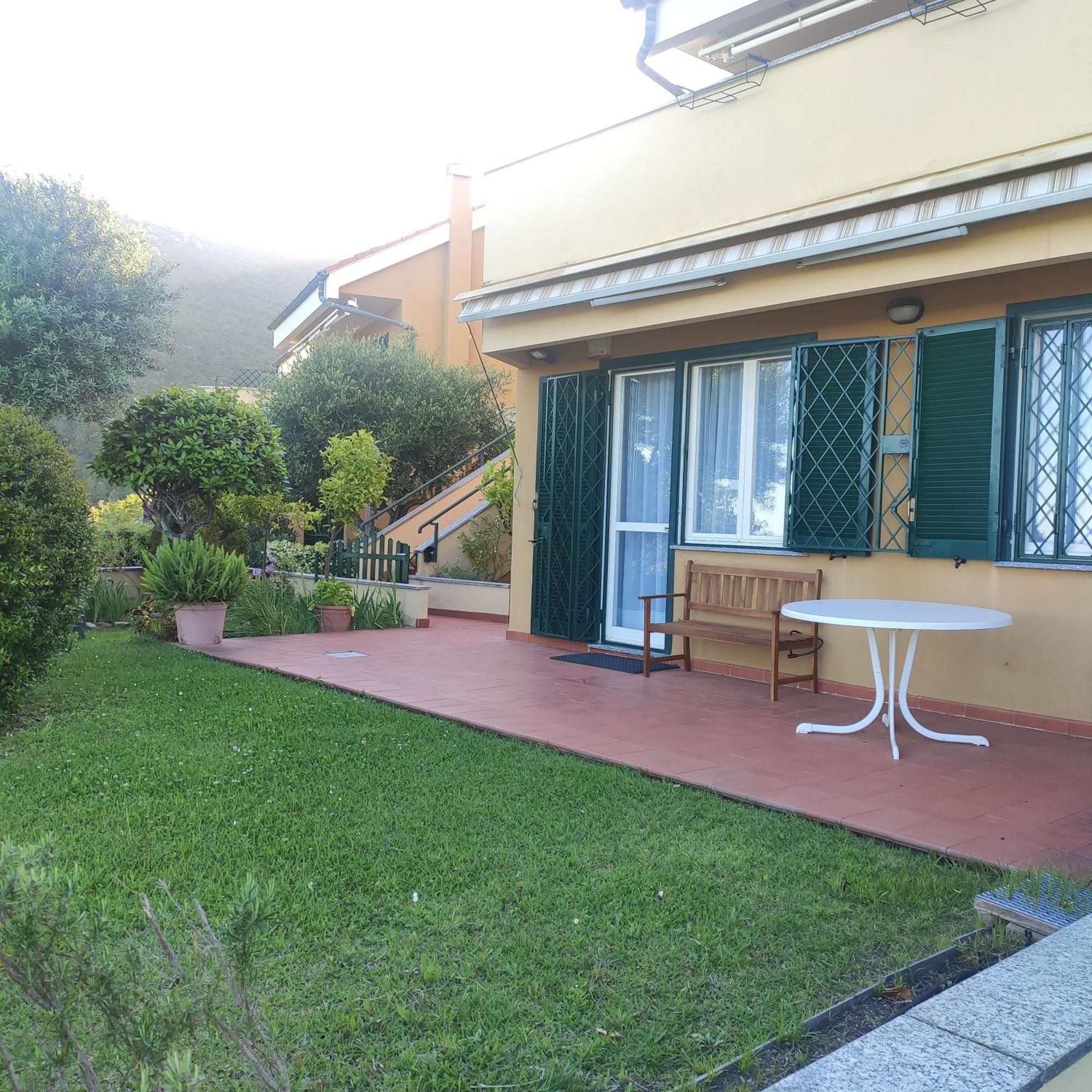 Il Giardino Sull'Isola - Appartamento - Bergeggi Extérieur photo